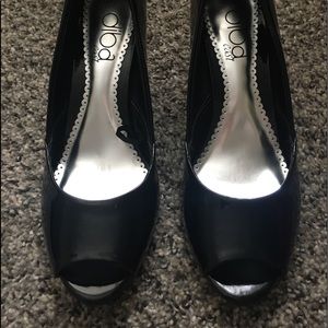Black patent open toe heels